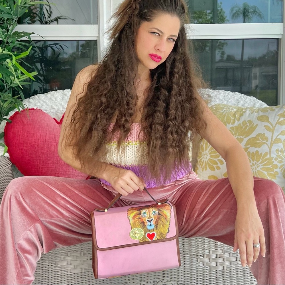 Lion Heart purse - Picture 10 of 15